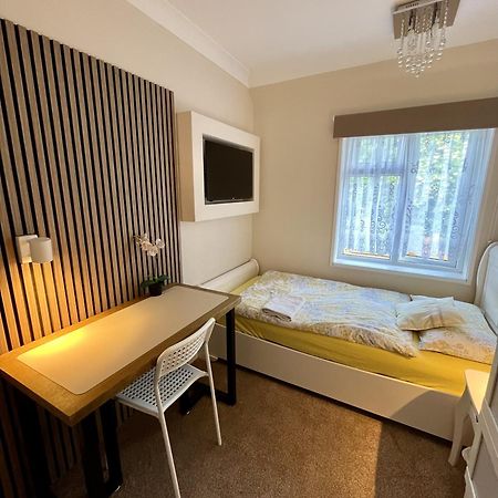 Home Accommodation เซาธ์แธมป์ตัน ภายนอก รูปภาพ
