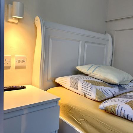 Home Accommodation เซาธ์แธมป์ตัน ภายนอก รูปภาพ
